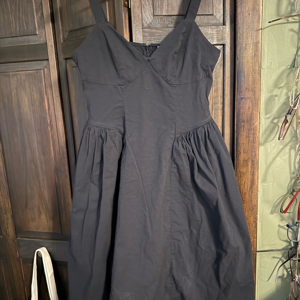 Elegant Black Sleeveless Dress